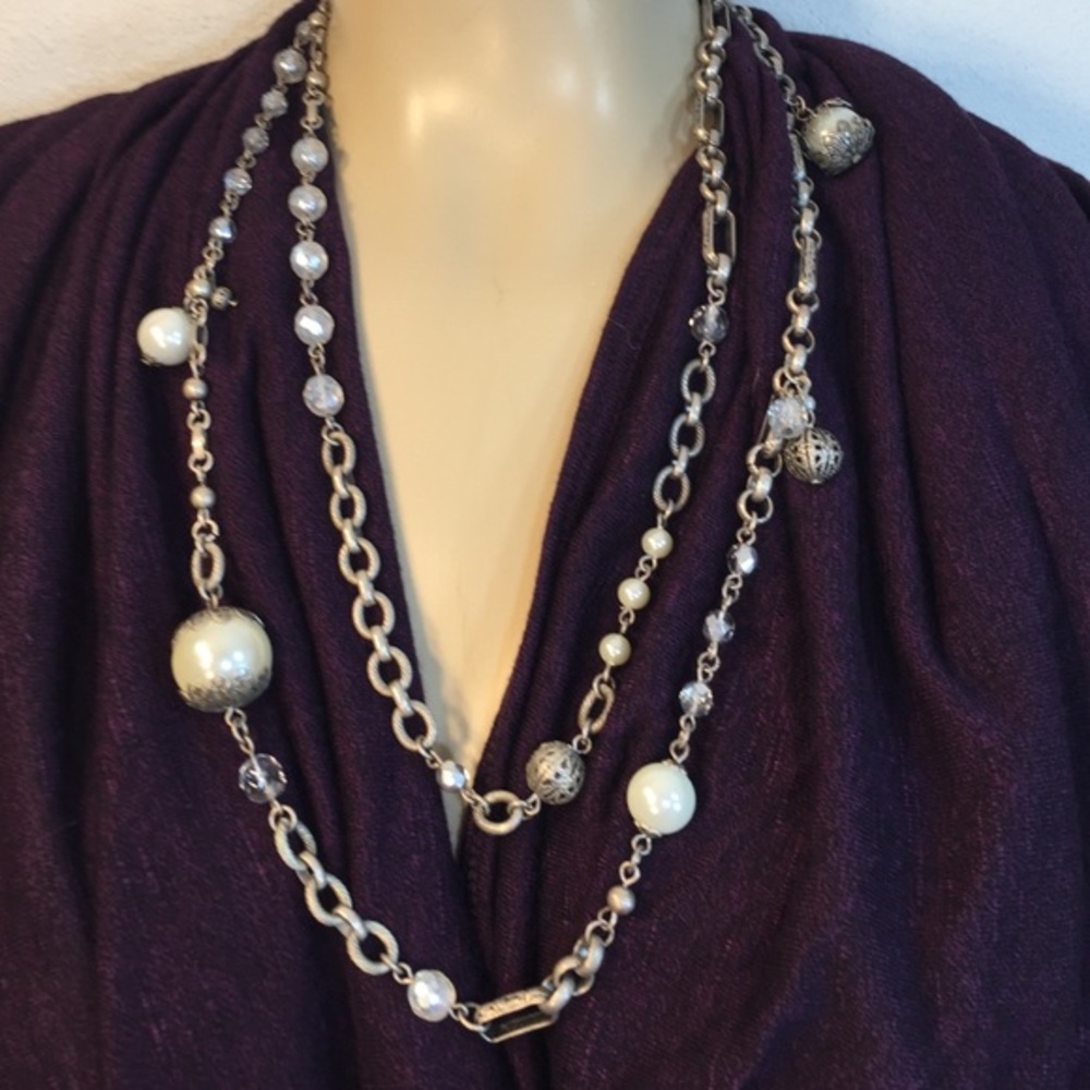 White House/Black market necklace